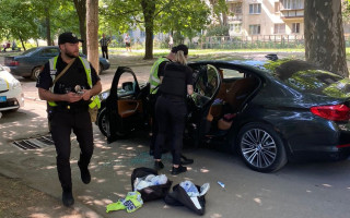 В Одесі розстріляли авто: є загиблий та поранені