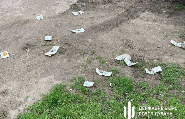 В суд направили обвинительный акт в отношении правоохранителя из Одесщины, который выбрасывал деньги через окно авто, когда убегал от ГБР