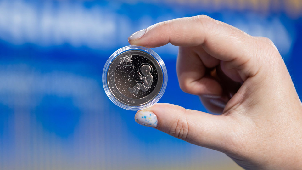 Нацбанк випустив нову монету «Народжений в Україні»: як вона виглядає, фото