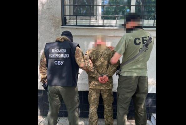 Мобілізувався до ЗСУ, щоб шпигувати на користь рф: мешканцю Бахмута повідомлено про підозру