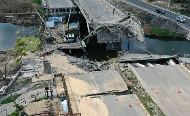 ЕС выделит Украине грант на восстановление разрушенных мостов