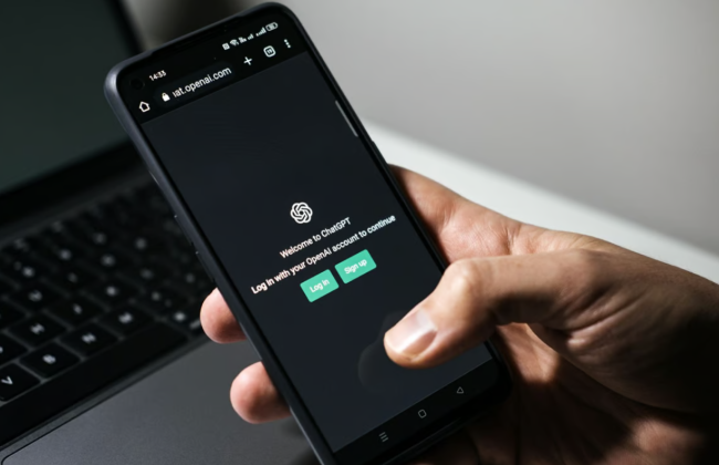 В Украине теперь доступно приложение ChatGPT для iOS: что известно