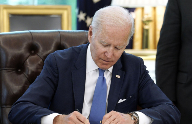 Дефолт скасовується: Байден підписав закон про підвищення межі держборгу