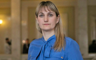 Нардепка Пипа вызвала полицию парню, который пел на улице песни Цоя