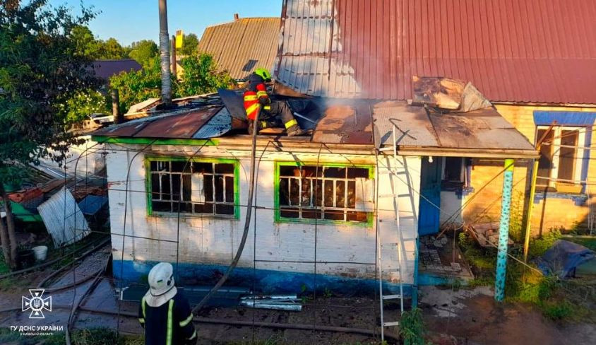 В Киевской области произошел мощный взрыв в жилом доме, фото