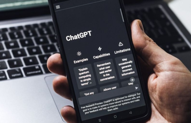 Чат-бот ChatGPT начнут интегрировать в смартфоны