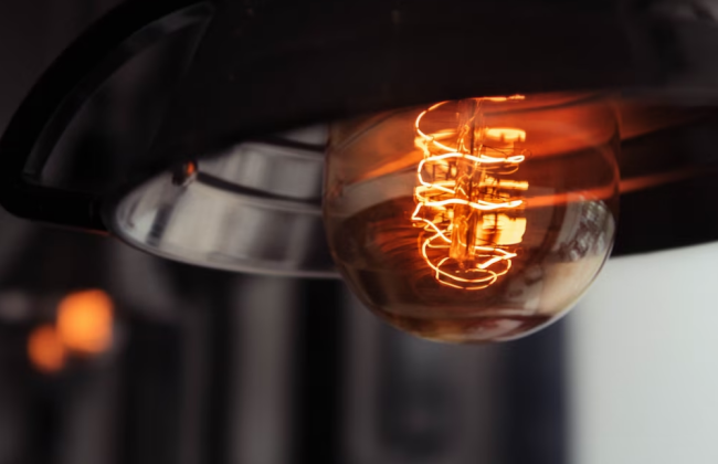 Україна як імпортує, так і експортує електроенергію протягом дня, в виробництва достатньо для покриття потреб споживачів