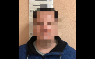 У Києві затримали чоловіка, який вчиняв розпусні дії відносно неповнолітніх