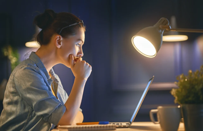 Чи може роботодавець не оплачувати працівникові нічну роботу в підвищеному розмірі у період воєнного стану