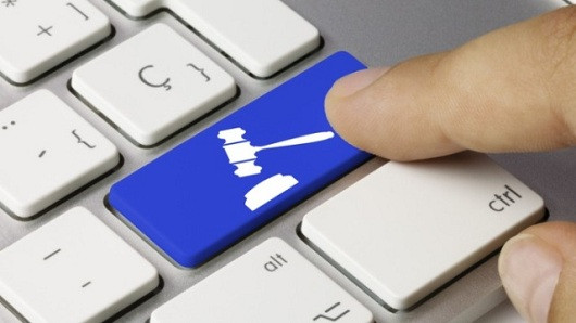 Депутаты хотят продавать на аукционах места под МАФы