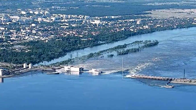 Близько 16 тисяч людей опинились під загрозою через підрив Каховської ГЕС