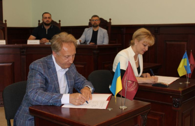 НШСУ підписала угоду про співробітництво з Дослідницькою службою Верховної Ради