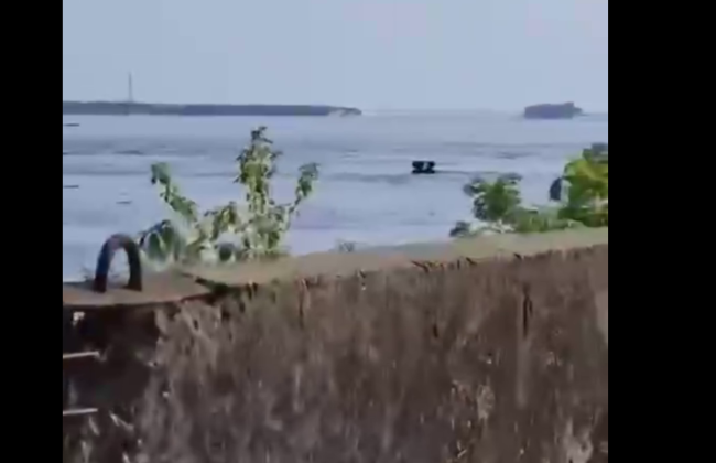 Каховська ГЕС майже повністю опинилася під водою: відео