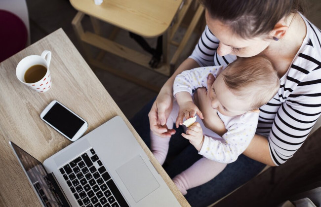 В какой срок работница должна сообщить о досрочном выходе из отпуска по уходу за ребенком