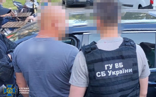 Собирали и продавали персональные данные людей: в Киеве задержали «частного детектива» и полицейского