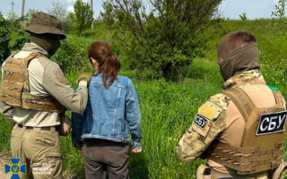 «Зливала» окупантам позиції ЗСУ на Донеччині: затримали інформаторку фсб