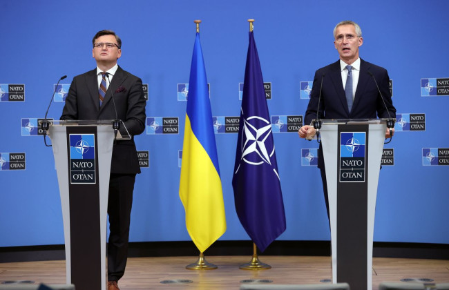 Запад не готов дать Украине обещания безопасности, к которым она стремится, - Politico