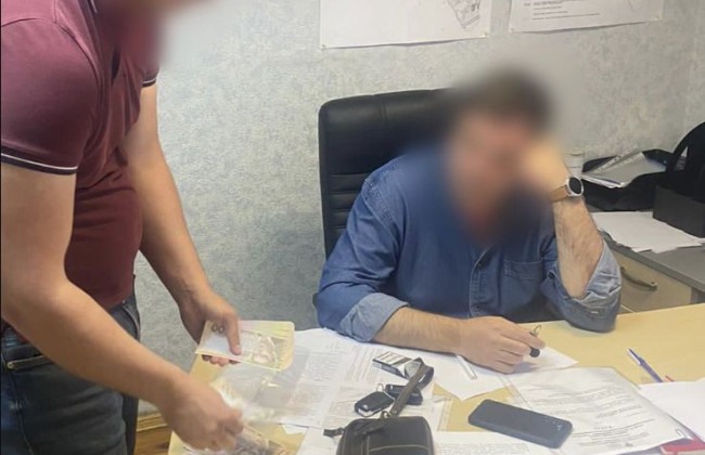 Директор «Гідропарку» погорів на хабарі: вимагав «данину» за дозвіл на розміщення каруселей, фото