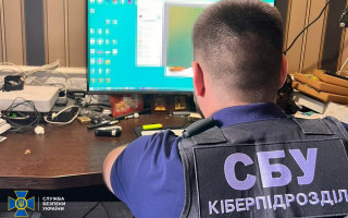 В Киеве разоблачили подпольный «ЦНАП», продававший фальшивые паспорта и водительские права: фото