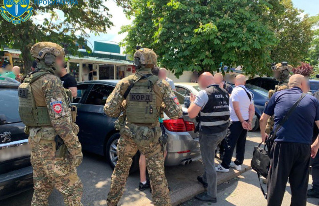 Требовали деньги у заключенных СИЗО и их родственников: на Черниговщине разоблачена преступная группа