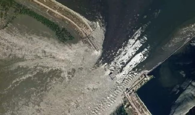 В США считают, что причиной крушения на Каховской ГЭС стал взрыв, - СМИ