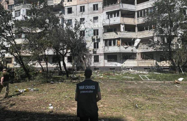 Пошкоджені багатоповерхівки, школа, дитячий садок та автомобілі: прокуратура повідомила нові подробиці обстрілу Одеси
