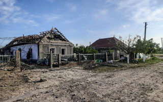 Нічна атака на Одещину: одна з ракет влучила в морське узбережжя,  фото