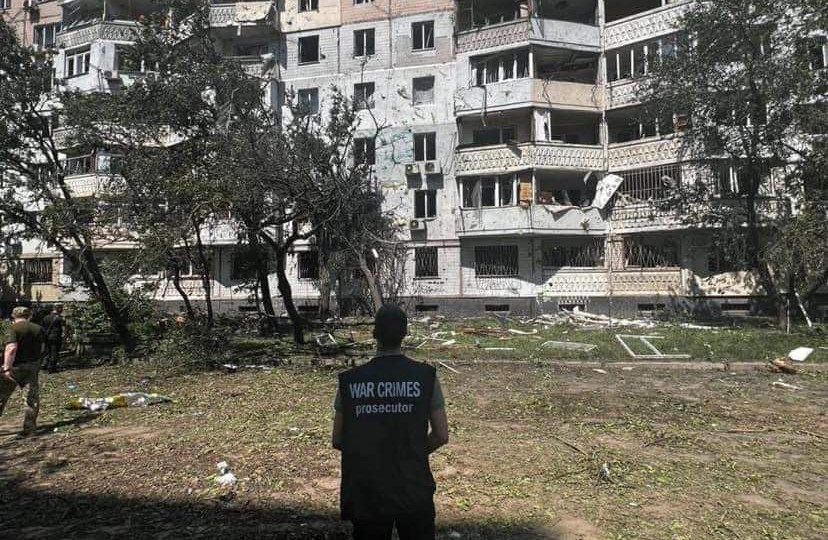 Поврежденные многоэтажки, школа, детский сад и автомобили: прокуратура сообщила новые подробности обстрела Одессы