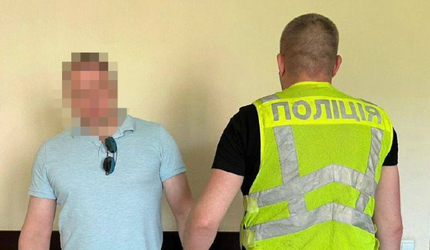 В Киеве владелец Mercedes избил водителя эвакуатора, видео
