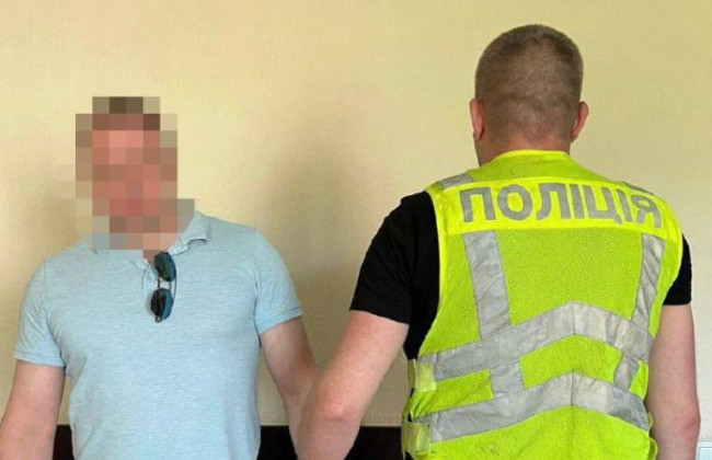 В Киеве владелец Mercedes избил водителя эвакуатора, видео