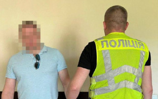 У Києві власник Mercedes побив водія евакуатора, відео