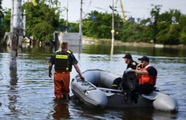 Окупанти атакували човен з людьми, які евакуювалися з лівого берега на Херсонщині