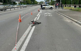 На великій швидкості збив дитину на велосипеді: у Києві затримали водія легковика