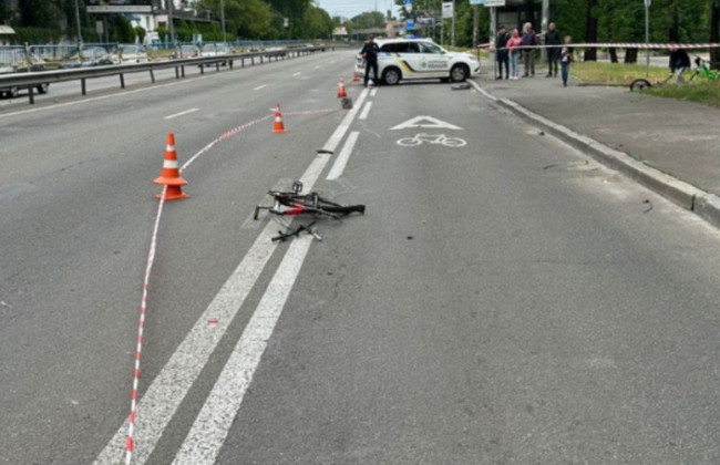 На великій швидкості збив дитину на велосипеді: у Києві затримали водія легковика