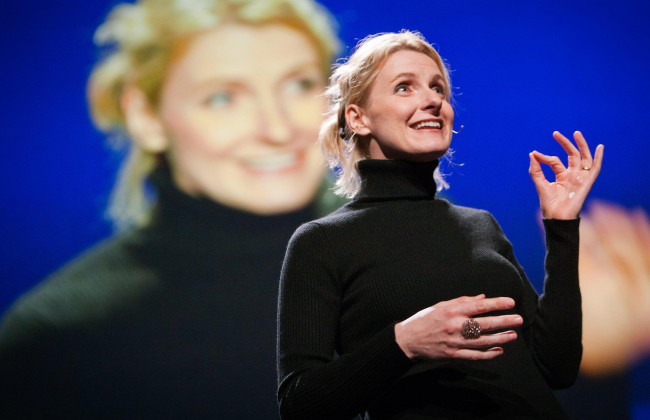 Авторка роману «Їсти, молитися, кохати» Елізабет Ґілберт відклала вихід своєї нової книги, у якій події відбуваються у Сибіру