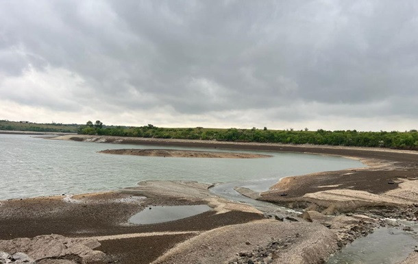 Теракт на ГЭС: из Каховского водохранилища уже вытекло более 72% воды