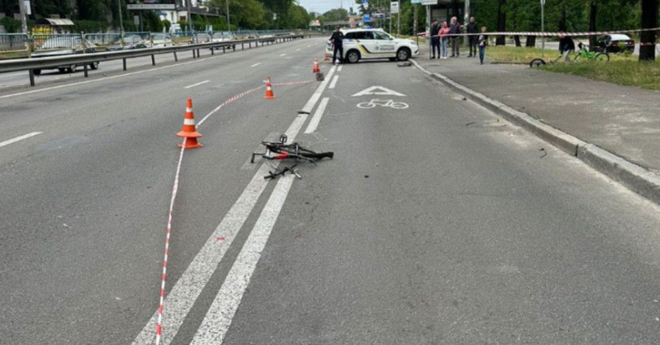 На великій швидкості збив дитину на велосипеді: у Києві затримали водія легковика