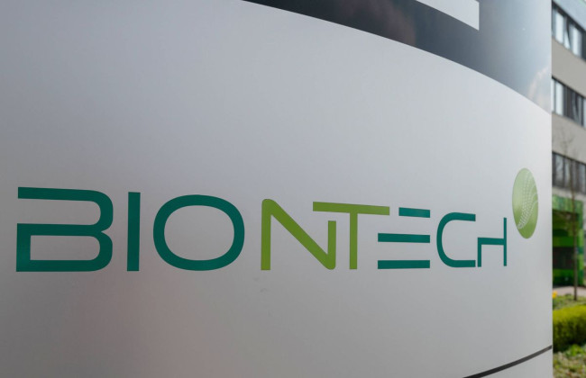 У Німеччині жінка подала позов на виробника COVID-вакцини Pfizer через нібито побічні дії від щеплення