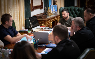 Зеленский на совещании обсудил возможные сценарии создания специального международного трибунала для рф