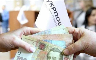 В Укрпошті повідомили, скільки коштів уже видали евакуйованим мешканцям Херсонщини