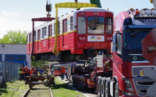 Київ отримав другу партію вагонів метро з Варшави