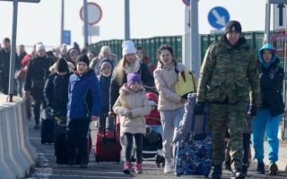 Нотаріально посвідчені заяви батьків на виїзд дітей за кордон, викладені на білих аркушах паперу, залишаються дійсними