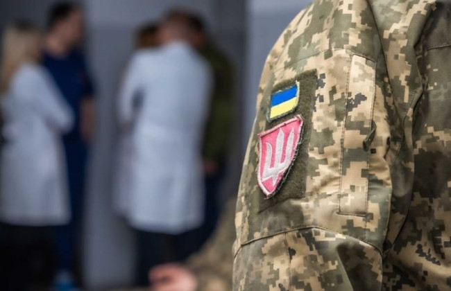 Поранені військовослужбовці отримуватимуть по 100 тисяч під час перебування у лікарні