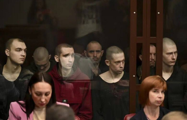 У Зеленского отреагировали на судилище над «азовцами»: Это официальное военное преступление