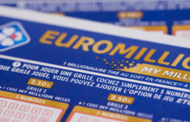 Українець на заправці у Бельгії купив лотерейний квиток та став казково багатим