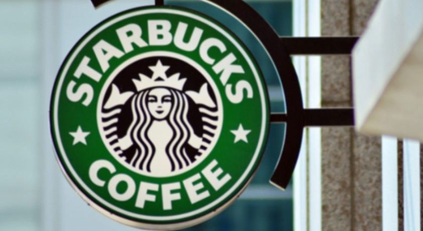 Суд зобов’язав Starbucks виплатити колишній співробітниці $25 млн