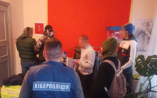 Привласнювали Telegram-акаунти та викрадали кошти: у Києві викрито шахраїв