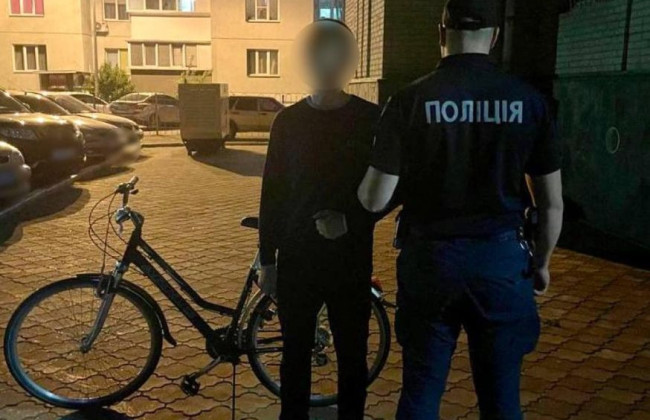 На Київщині велосипедист збив на переході 6-річного хлопчика та втік