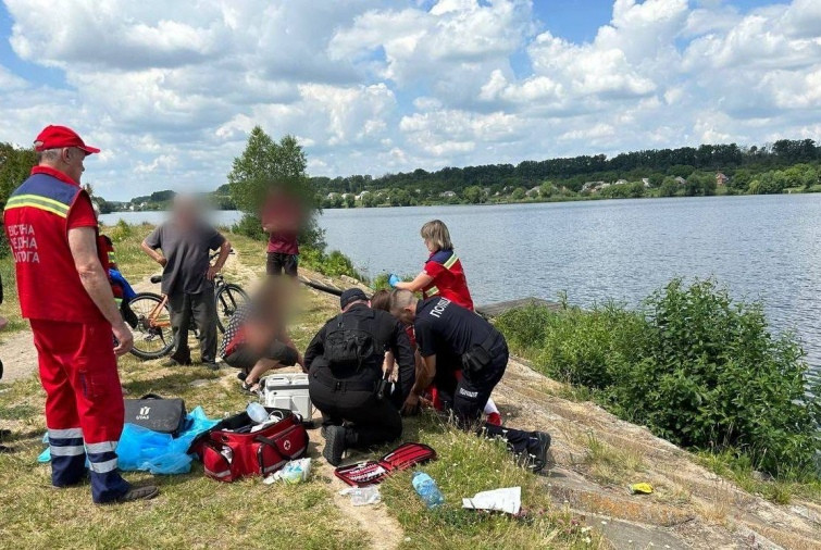 Трагедія на Київщині:  хлопчик потонув, намагаючись перепливти річку