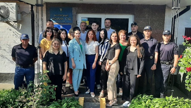 Служба судебной охранила взяла под защиту Ватутинский городской суд Черкасской области